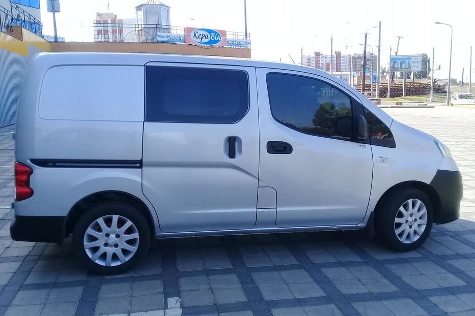 Продам Nissan NV 2013 года в Виннице