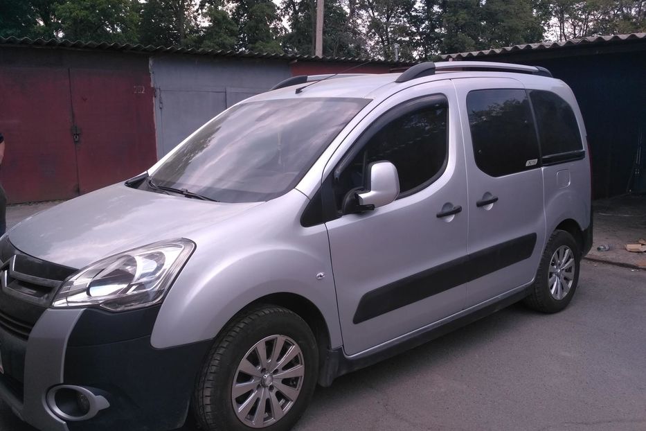 Продам Citroen Berlingo пасс. 2011 года в Киеве