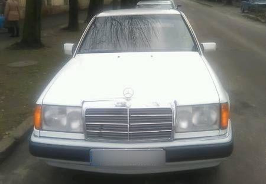 Продам Mercedes-Benz 200 1992 года в Львове
