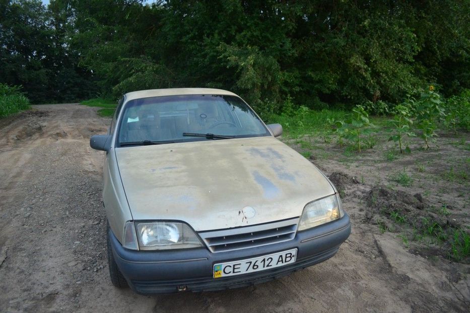 Продам Opel Omega Заводська 1990 года в Черновцах