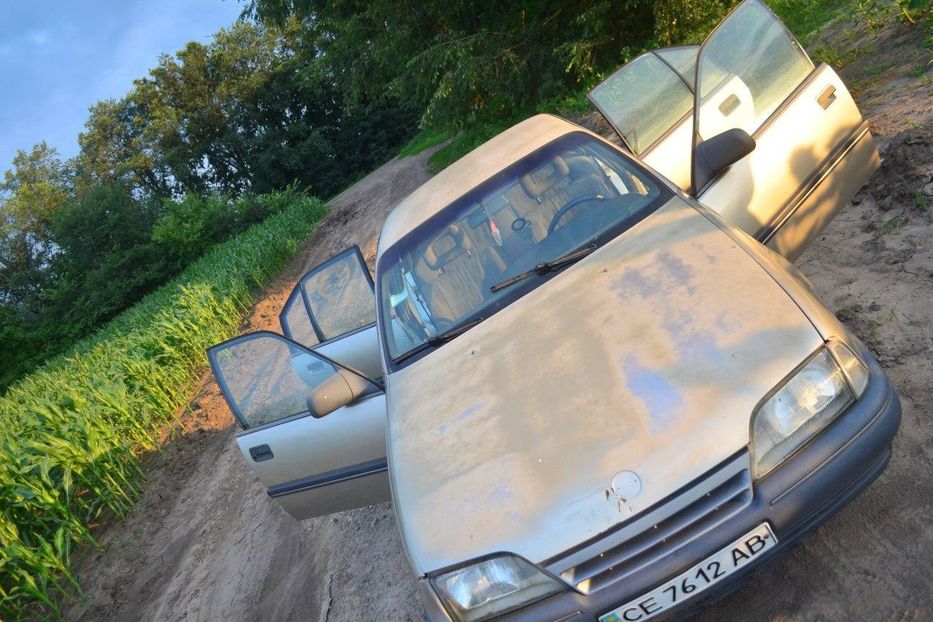 Продам Opel Omega Заводська 1990 года в Черновцах