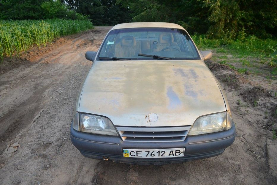 Продам Opel Omega Заводська 1990 года в Черновцах