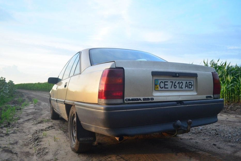 Продам Opel Omega Заводська 1990 года в Черновцах