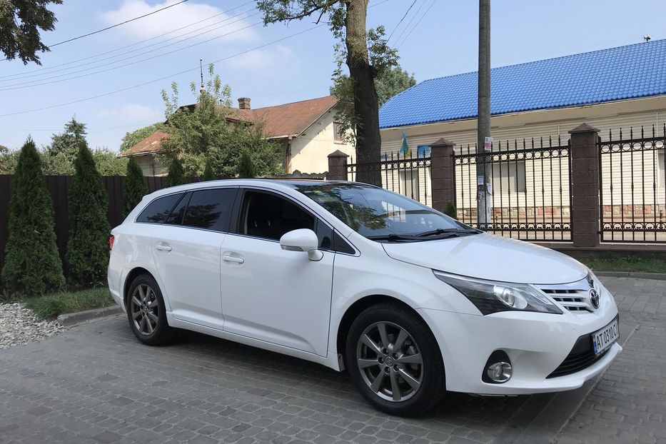 Продам Toyota Avensis Cross-Sport 2013 года в Ивано-Франковске