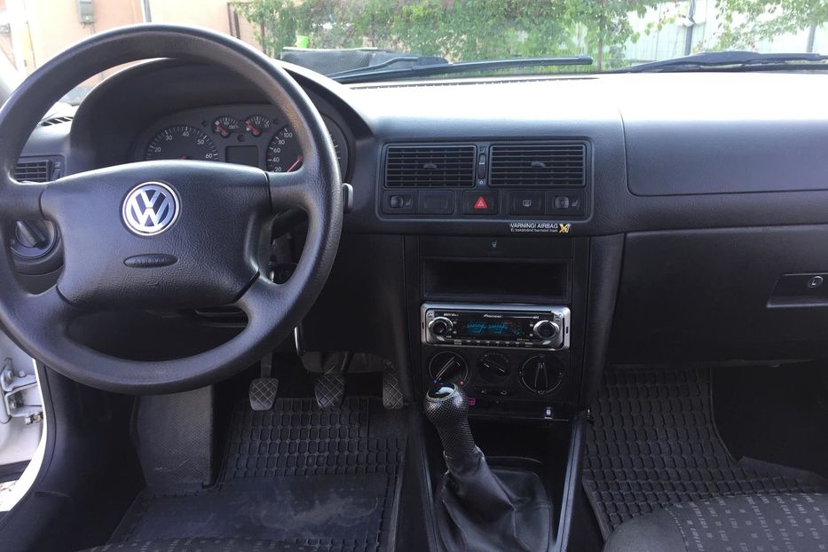 Продам Volkswagen Golf IV 2001 года в Киеве