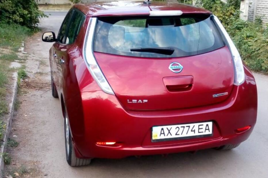 Продам Nissan Leaf sv 2013 года в Харькове