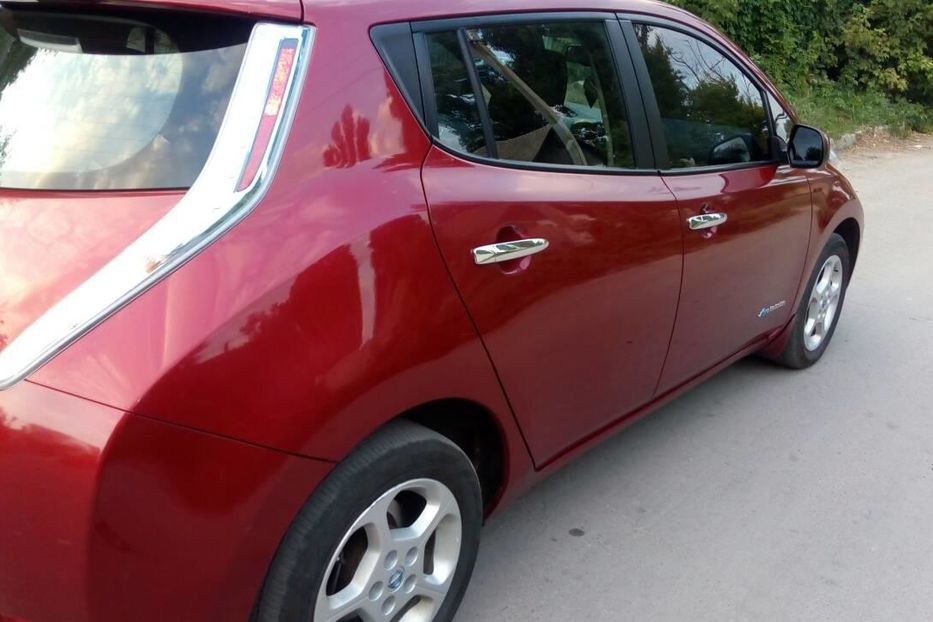 Продам Nissan Leaf sv 2013 года в Харькове