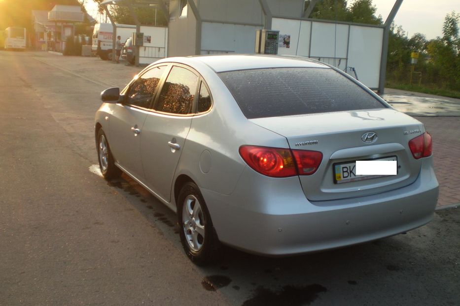 Продам Hyundai Elantra 2.0i 2008 года в Ровно