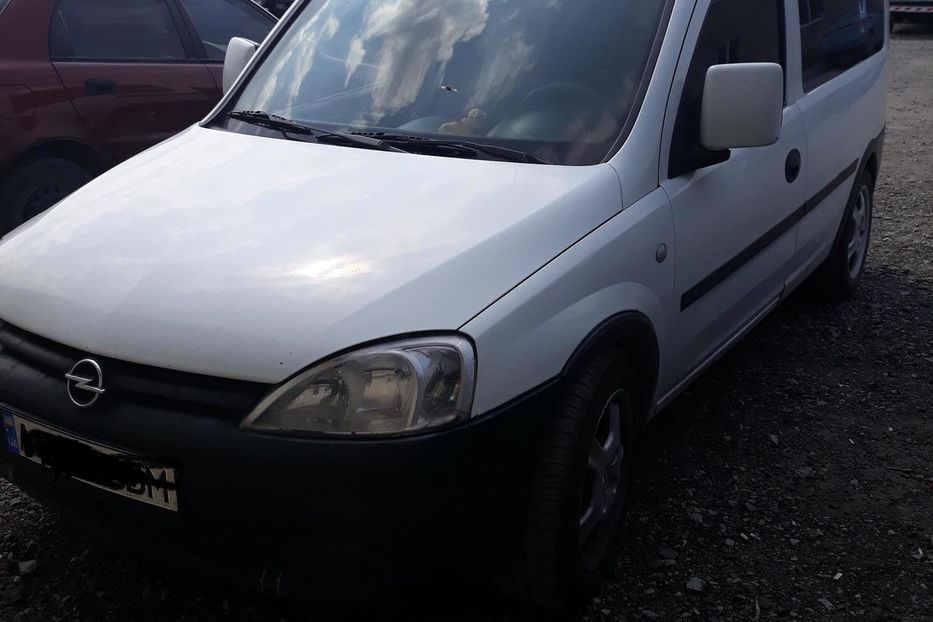 Продам Opel Combo пасс. 2004 года в Луцке