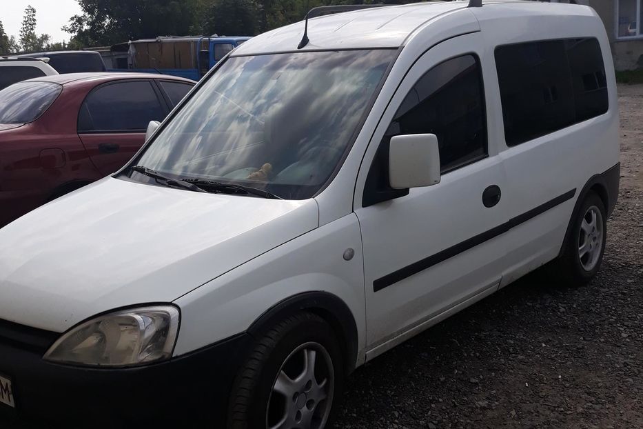 Продам Opel Combo пасс. 2004 года в Луцке