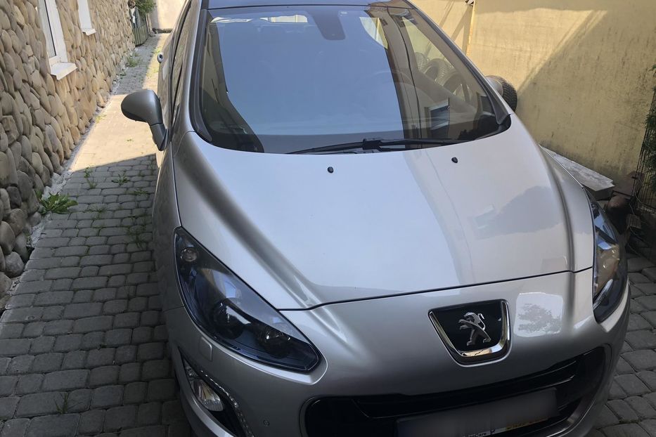 Продам Peugeot 308 2013 года в Львове