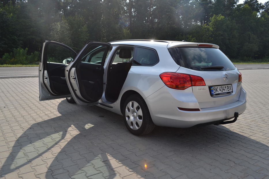 Продам Opel Astra J 2011 года в Ровно