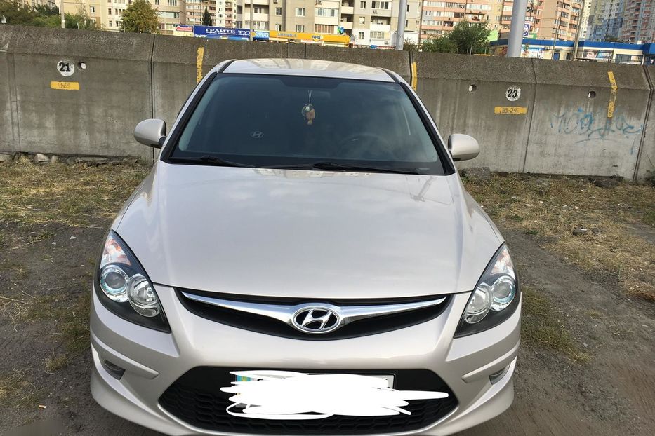 Продам Hyundai i30  2011 года в Киеве