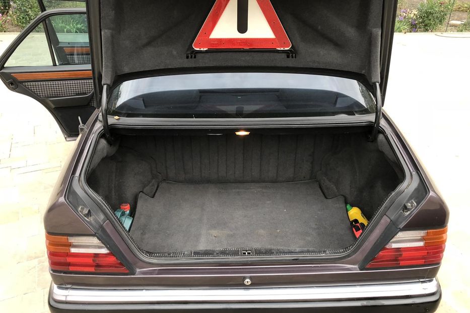 Продам Mercedes-Benz E-Class W124 1991 года в Киеве