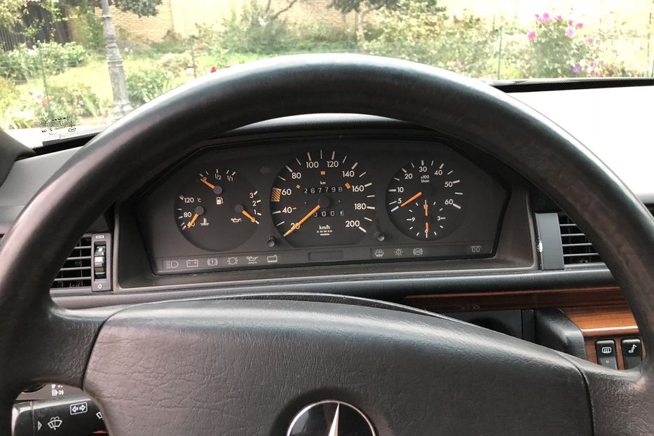 Продам Mercedes-Benz E-Class W124 1991 года в Киеве
