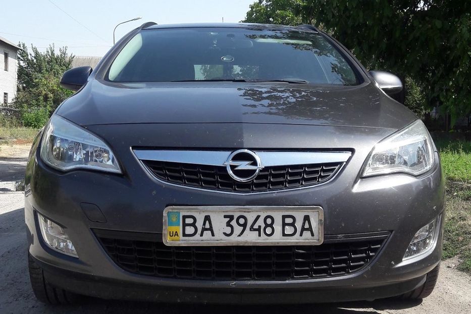 Продам Opel Astra J sport tourer 2012 года в г. Кременчуг, Полтавская область