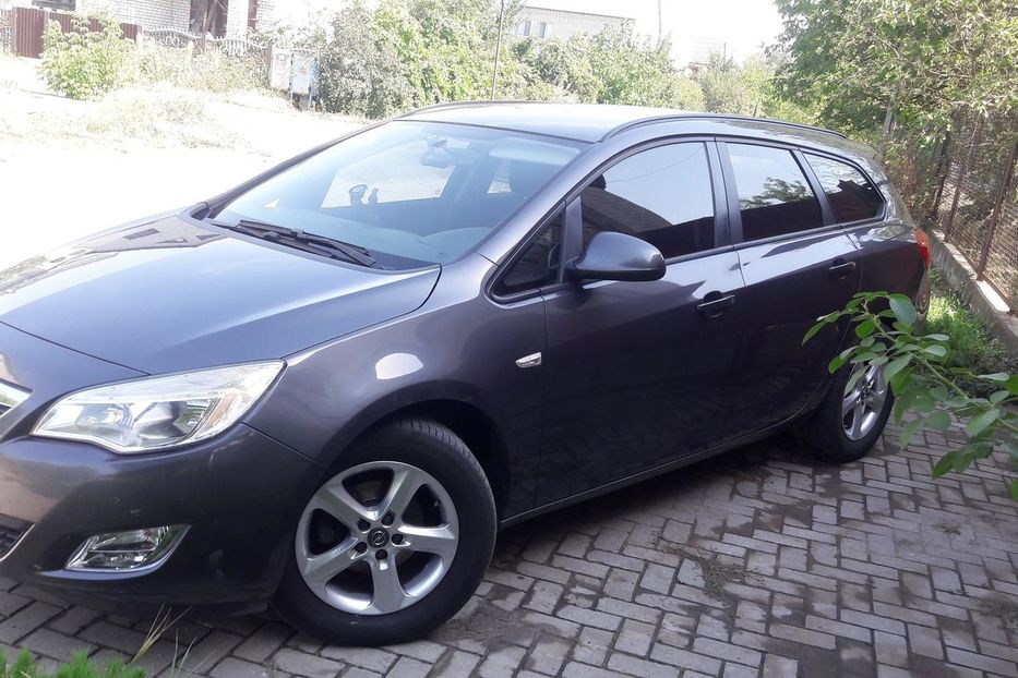 Продам Opel Astra J sport tourer 2012 года в г. Кременчуг, Полтавская область