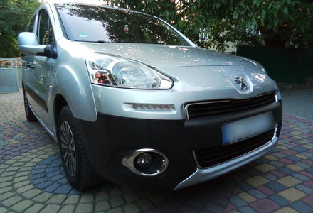 Продам Peugeot Partner пасс. универсал-в 2013 года в Ужгороде