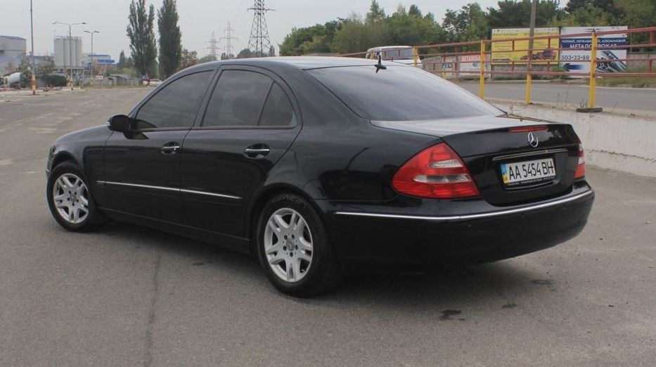 Продам Mercedes-Benz E-Class E200 2003 года в Киеве