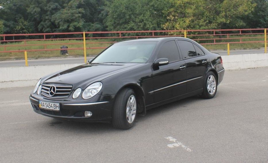 Продам Mercedes-Benz E-Class E200 2003 года в Киеве