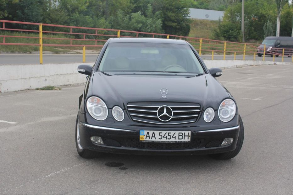Продам Mercedes-Benz E-Class E200 2003 года в Киеве