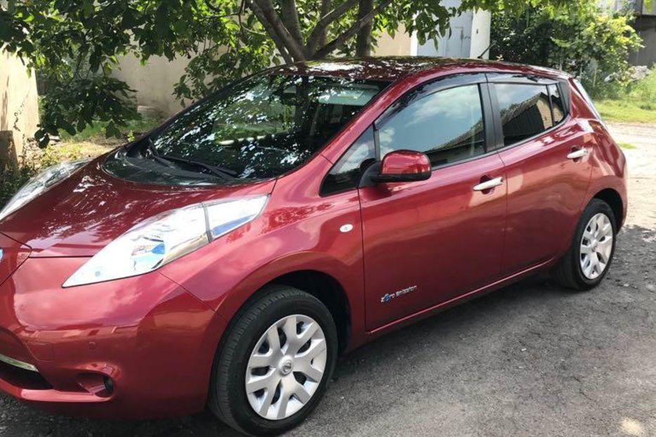 Продам Nissan Leaf 2013 года в Киеве