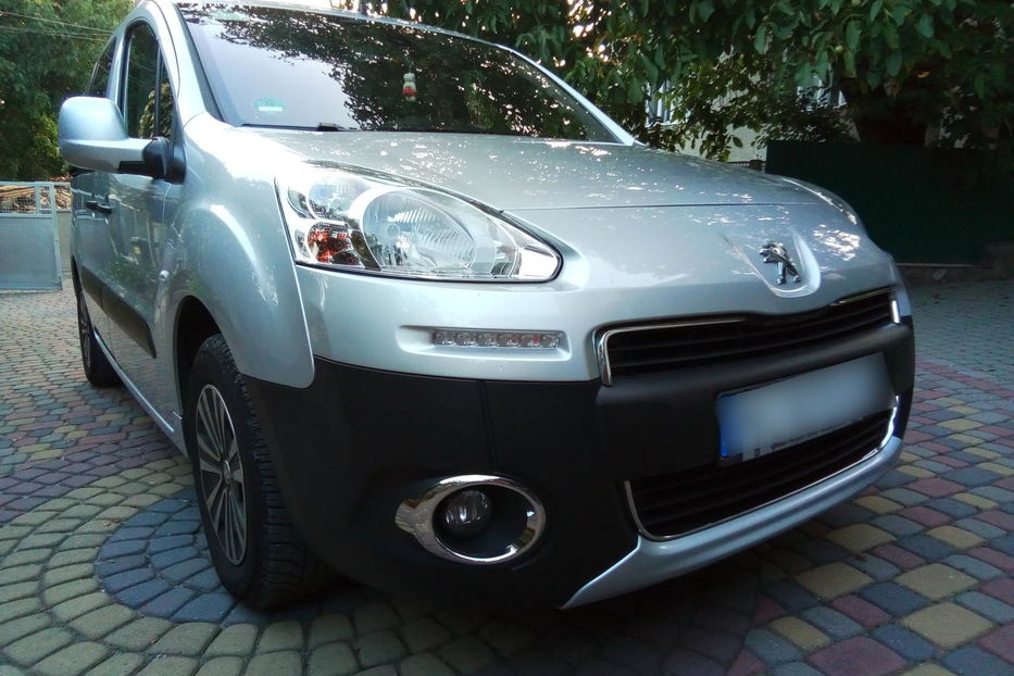 Продам Peugeot Partner пасс. универсал-в 2013 года в Ужгороде