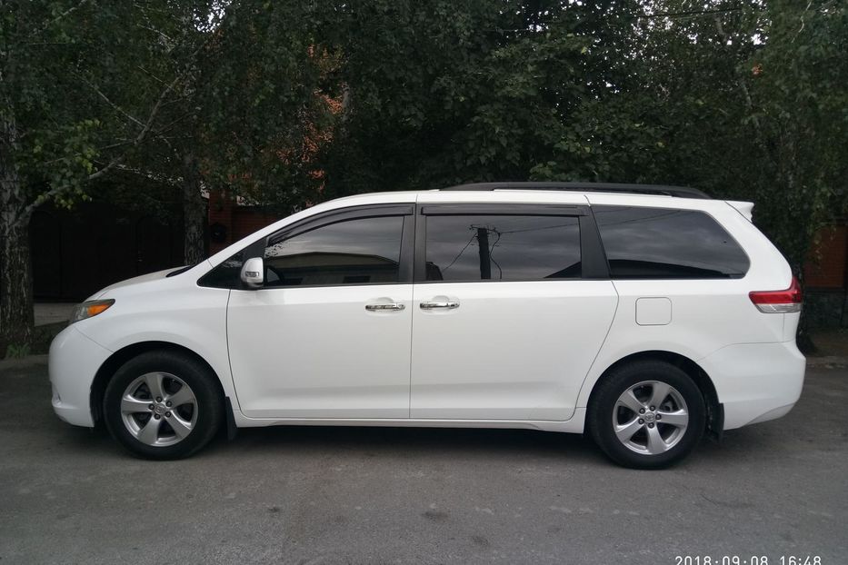 Продам Toyota Sienna 2011 года в Днепре