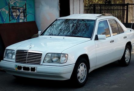 Продам Mercedes-Benz E-Class W124 1990 года в Киеве