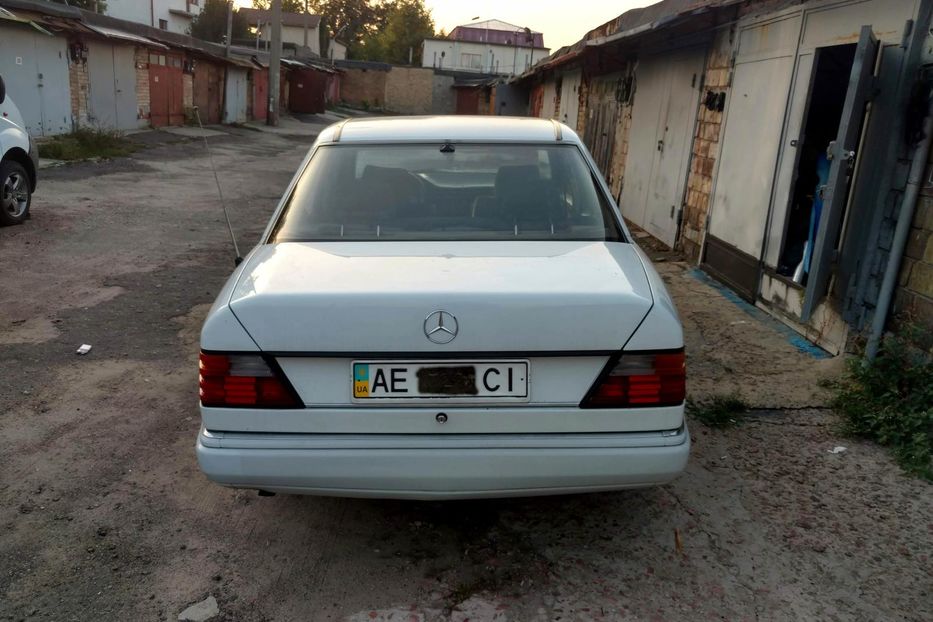 Продам Mercedes-Benz E-Class W124 1990 года в Киеве