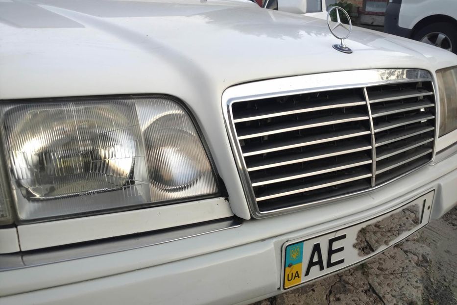 Продам Mercedes-Benz E-Class W124 1990 года в Киеве