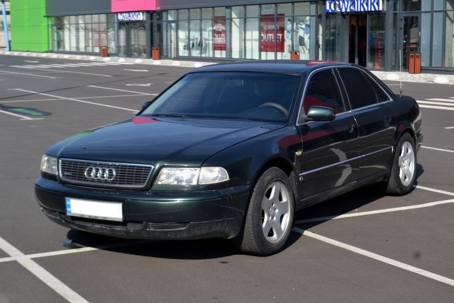 Продам Audi A8 Quattro 1997 года в Киеве