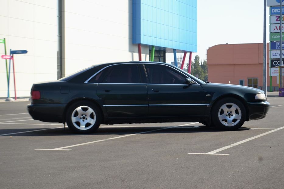 Продам Audi A8 Quattro 1997 года в Киеве