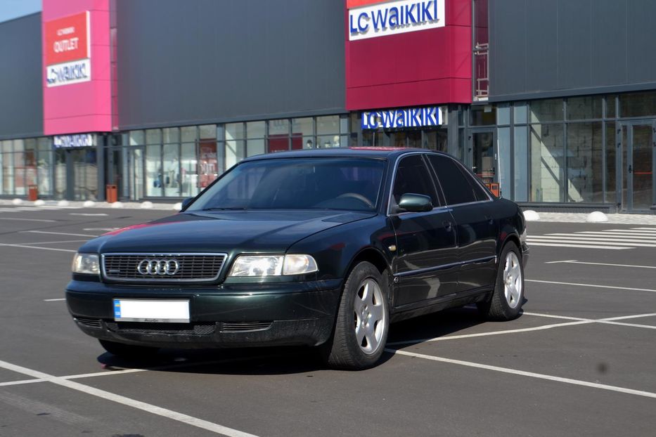 Продам Audi A8 Quattro 1997 года в Киеве