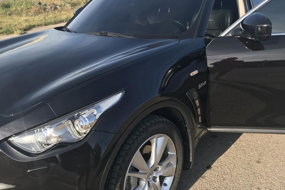 Продам Infiniti QX70 2013 года в г. Сарны, Ровенская область