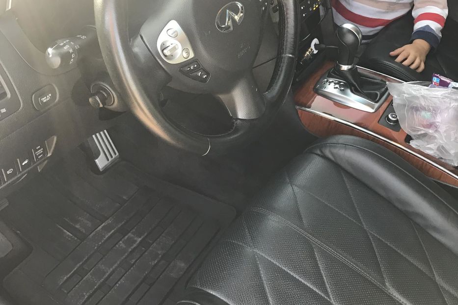 Продам Infiniti QX70 2013 года в г. Сарны, Ровенская область