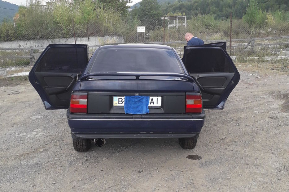 Продам Opel Vectra A 1991 года в Ужгороде