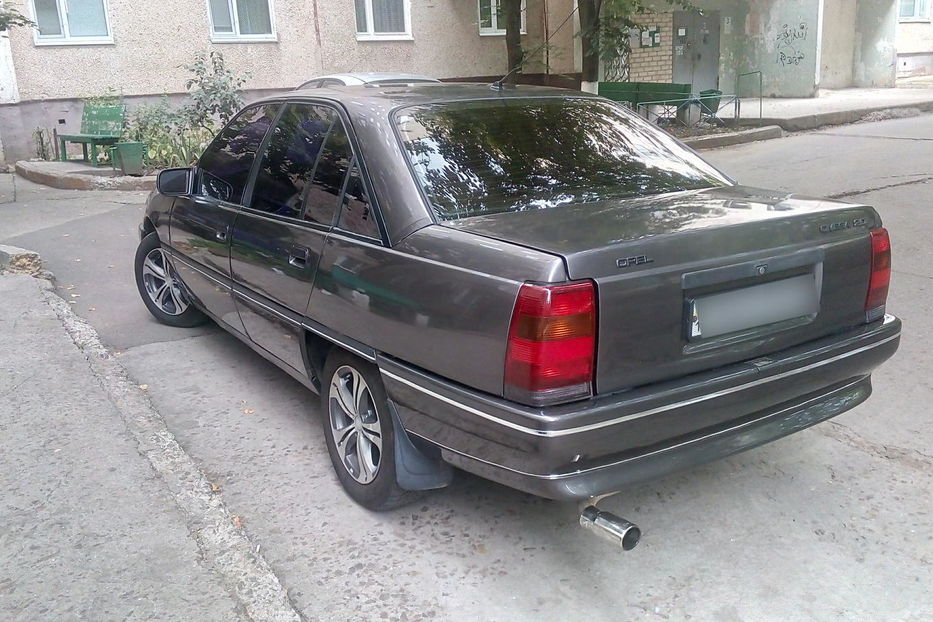 Продам Opel Omega 1988 года в г. Южноукраинск, Николаевская область