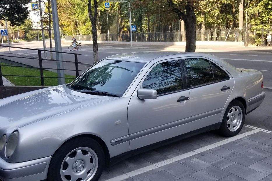 Продам Mercedes-Benz E-Class E220 1999 года в Виннице