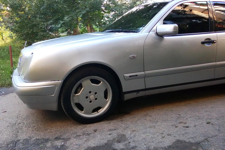 Продам Mercedes-Benz E-Class 1998 года в Киеве