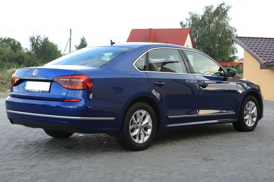 Продам Volkswagen Passat B8 2016 года в Луцке