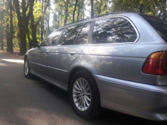 Продам BMW 525 е 39. 2.5 d. touring. 2002 года в Черновцах