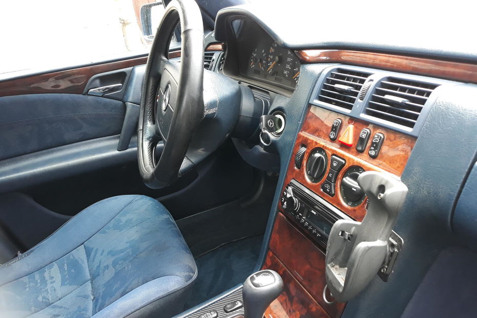 Продам Mercedes-Benz E-Class ELEGANCE AUTOMAT 2.2 cdi 2000 года в Ровно