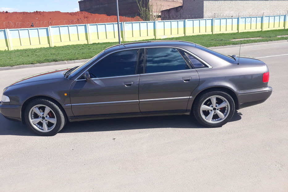 Продам Audi A8 1998 года в Ровно