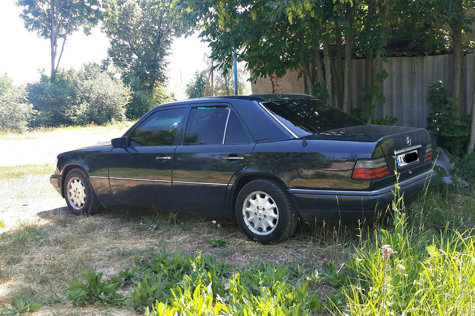 Продам Mercedes-Benz E-Class 1993 года в Харькове