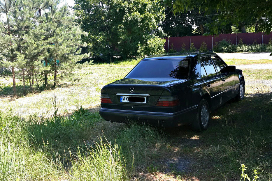 Продам Mercedes-Benz E-Class 1993 года в Харькове