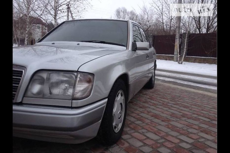 Продам Mercedes-Benz E-Class 1995 года в Киеве