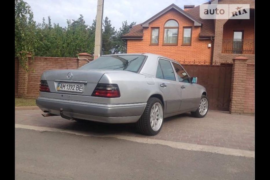 Продам Mercedes-Benz E-Class 1995 года в Киеве