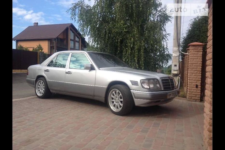 Продам Mercedes-Benz E-Class 1995 года в Киеве