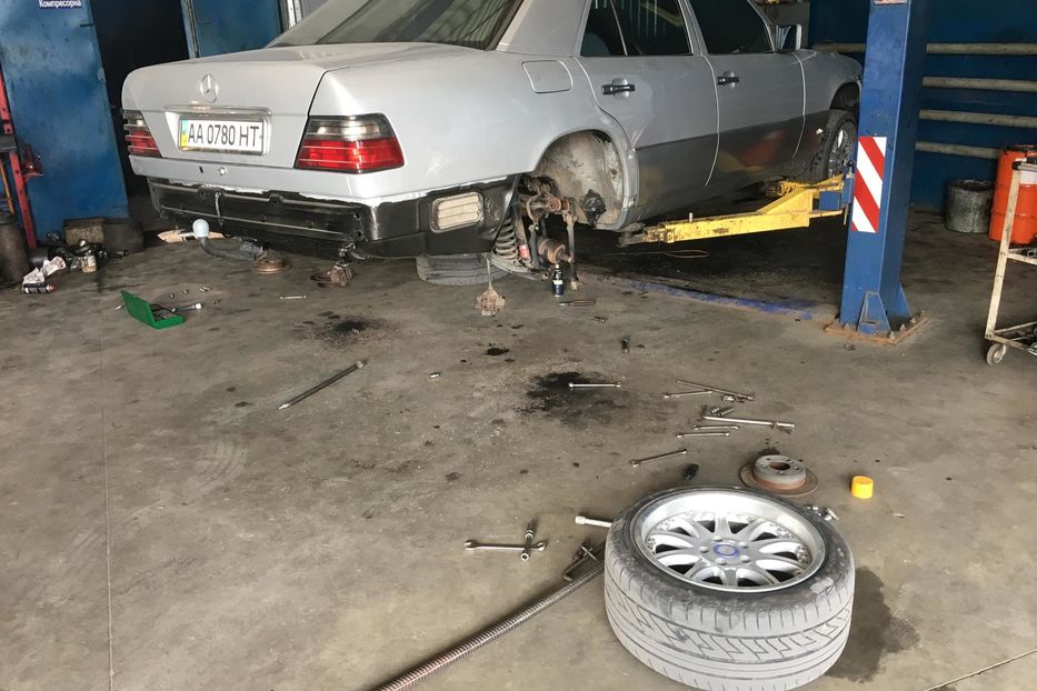 Продам Mercedes-Benz E-Class 1995 года в Киеве